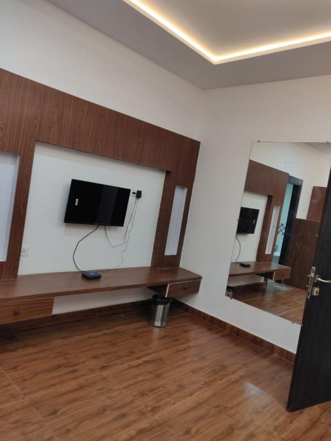 Hotel Virasat By Bookingcare Chhatarpur 외부 사진